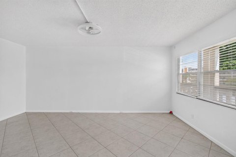 Copropriété à louer à Boca Raton, Floride: 2 chambres, 83.24 m2 № 2432296 - photo 28