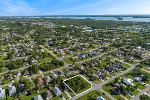 Terreno en venta en Vero Beach, Florida № 1578369 - foto 1