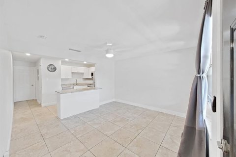 Купить кондоминиум в Клируотер, Флорида 3 комнаты, 46.45м2, № 2098774 - фото 4