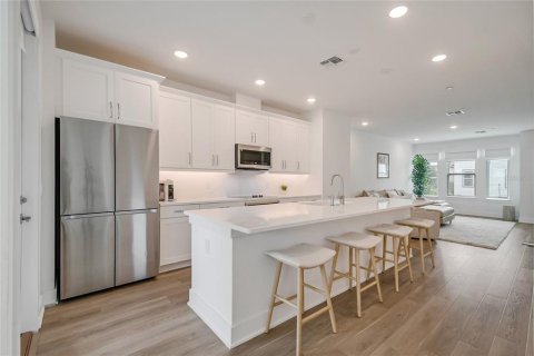 Townhouse in Orlando, Florida 3 bedrooms, 185.62 sq.m. № 2198740 - photo 21