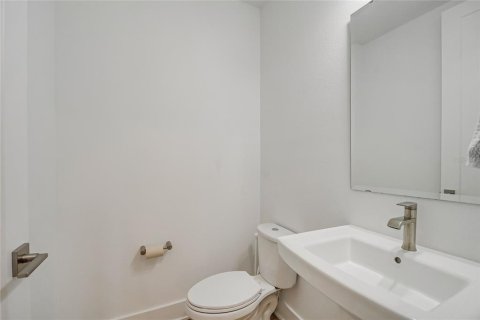 Townhouse in Orlando, Florida 3 bedrooms, 185.62 sq.m. № 2198740 - photo 27