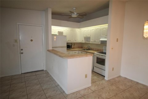 Condo in Tamarac, Florida, 2 bedrooms  № 2081499 - photo 2