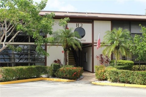 Condo in Tamarac, Florida, 2 bedrooms № 2081499