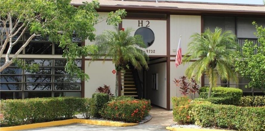 Condo in Tamarac, Florida, 2 bedrooms  № 2081499