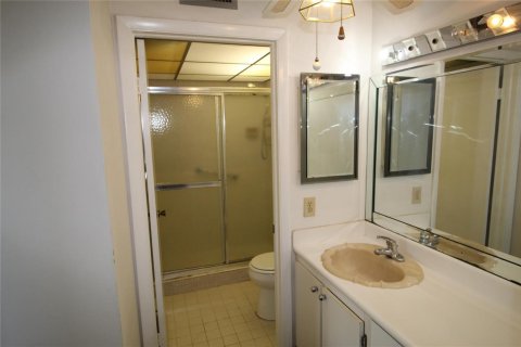 Condo in Tamarac, Florida, 2 bedrooms  № 2081499 - photo 10
