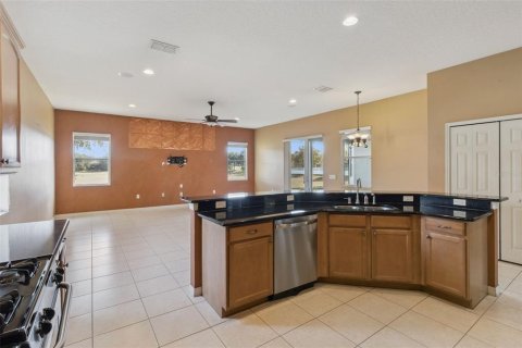 House in Clermont, Florida 5 bedrooms, 337.7 sq.m. № 2097070 - photo 20