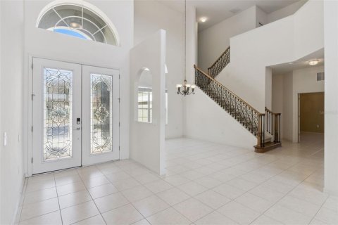 House in Clermont, Florida 5 bedrooms, 337.7 sq.m. № 2097070 - photo 3