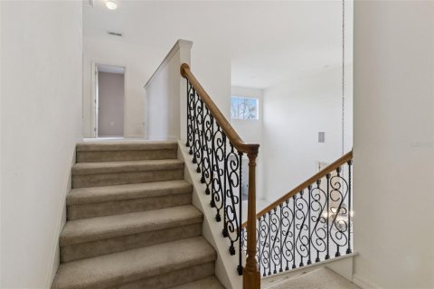 House in Clermont, Florida 5 bedrooms, 337.7 sq.m. № 2097070 - photo 28