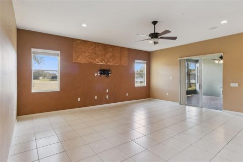 House in Clermont, Florida 5 bedrooms, 337.7 sq.m. № 2097070 - photo 17