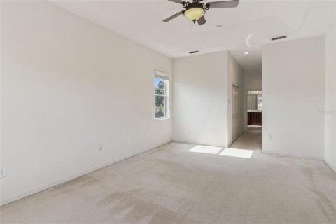 House in Clermont, Florida 5 bedrooms, 337.7 sq.m. № 2097070 - photo 12