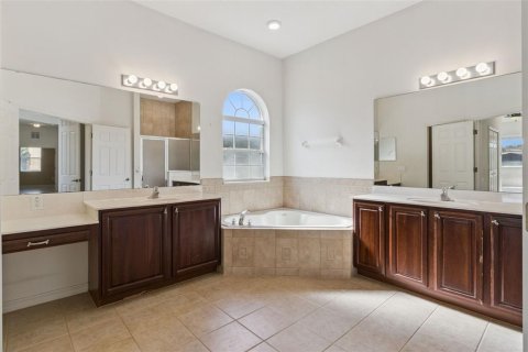 House in Clermont, Florida 5 bedrooms, 337.7 sq.m. № 2097070 - photo 13