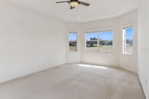 House in Clermont, Florida 5 bedrooms, 337.7 sq.m. № 2097070 - photo 11