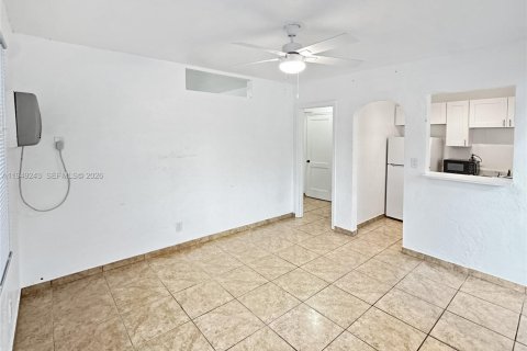 Снять в аренду квартиру в Холливуд, Флорида 1 спальня, № 2004919 - фото 2