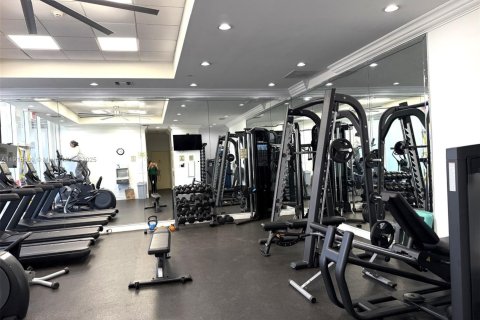 Condominio en venta en Surfside, Florida, 1 dormitorio, 106.84 m2 № 2017244 - foto 21