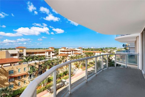Condominio en venta en Surfside, Florida, 1 dormitorio, 106.84 m2 № 2017244 - foto 18