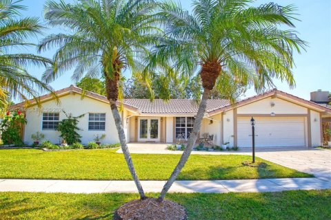 House in Weston, Florida 4 bedrooms, 170.48 sq.m. № 2022121 - photo 5