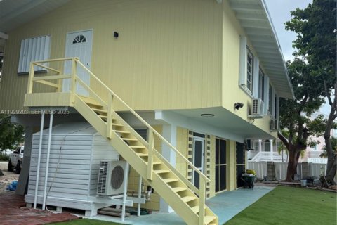House in Key Largo, Florida 3 bedrooms, 92.9 sq.m. № 1988476
