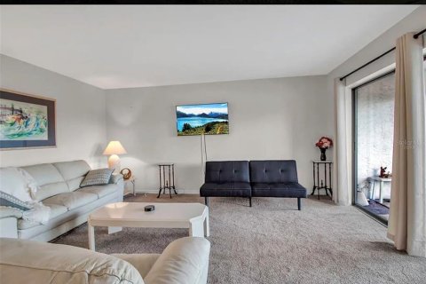 Condo in Sarasota, Florida, 2 bedrooms  № 2212119 - photo 9