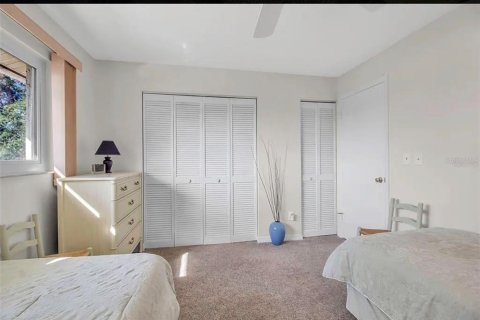 Condo in Sarasota, Florida, 2 bedrooms  № 2212119 - photo 21