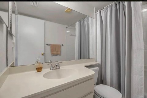 Condo in Sarasota, Florida, 2 bedrooms  № 2212119 - photo 26