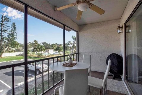 Condo in Sarasota, Florida, 2 bedrooms  № 2212119 - photo 14