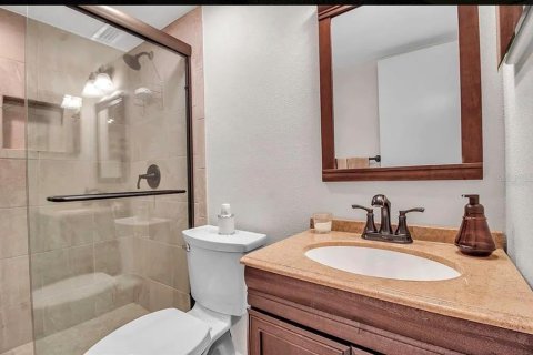 Condo in Sarasota, Florida, 2 bedrooms  № 2212119 - photo 24