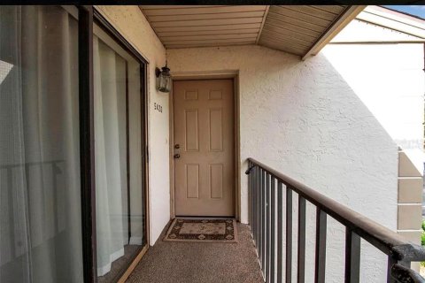 Condo in Sarasota, Florida, 2 bedrooms  № 2212119 - photo 3
