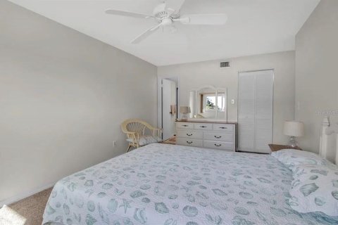 Condo in Sarasota, Florida, 2 bedrooms  № 2212119 - photo 19