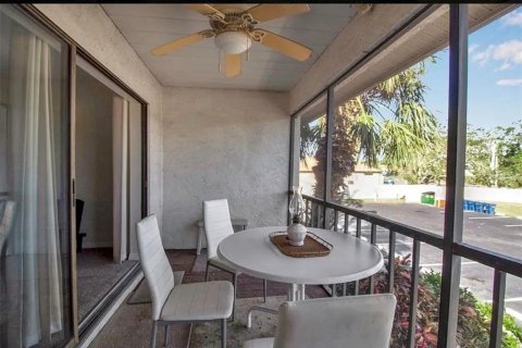 Condo in Sarasota, Florida, 2 bedrooms  № 2212119 - photo 27