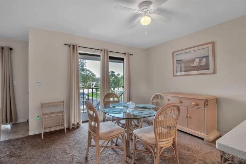 Condo in Sarasota, Florida, 2 bedrooms  № 2212119 - photo 15