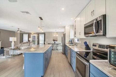 Villa ou maison à vendre à Rotonda, Floride: 3 chambres, 146.6 m2 № 1904120 - photo 12