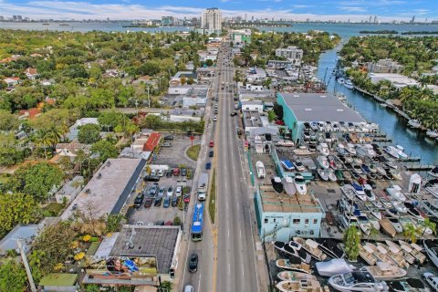 Immobilier commercial à vendre à Miami, Floride № 1959763 - photo 2