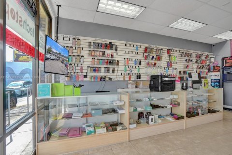 Immobilier commercial à vendre à Miami, Floride № 1959763 - photo 18