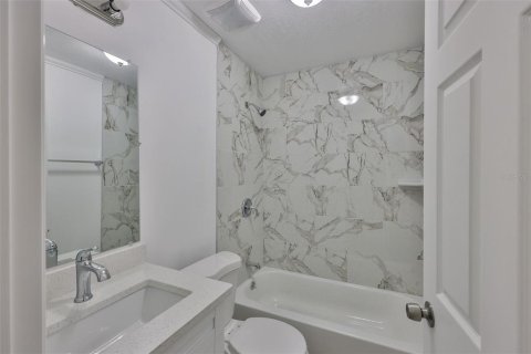 House in Ruskin, Florida 3 bedrooms, 91.79 sq.m. № 1690343 - photo 12