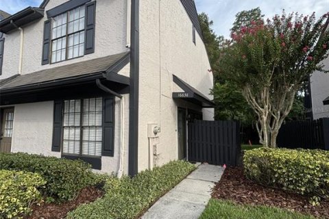 Touwnhouse à louer à Tampa, Floride: 2 chambres, 104.05 m2 № 2418910 - photo 2