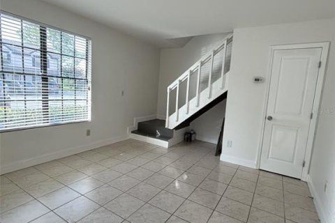 Touwnhouse à louer à Tampa, Floride: 2 chambres, 104.05 m2 № 2418910 - photo 3