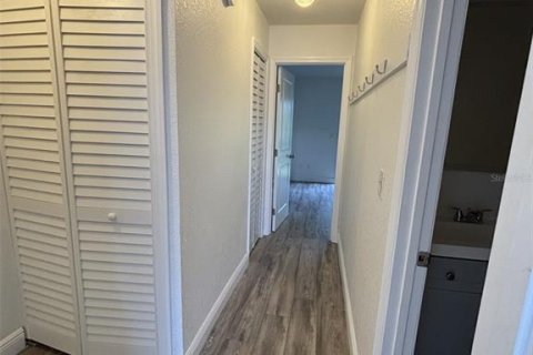 Touwnhouse à louer à Tampa, Floride: 2 chambres, 104.05 m2 № 2418910 - photo 16