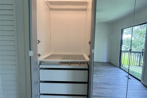 Touwnhouse à louer à Tampa, Floride: 2 chambres, 104.05 m2 № 2418910 - photo 27