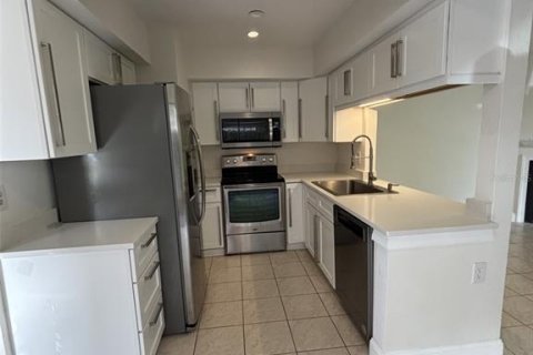 Touwnhouse à louer à Tampa, Floride: 2 chambres, 104.05 m2 № 2418910 - photo 8