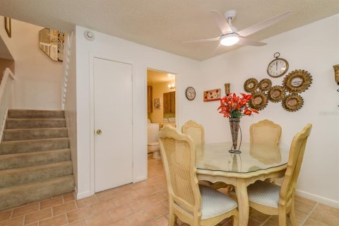 Townhouse in Palm Harbor, Florida 2 bedrooms, 124.86 sq.m. № 2142345 - photo 10