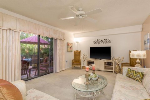 Townhouse in Palm Harbor, Florida 2 bedrooms, 124.86 sq.m. № 2142345 - photo 7
