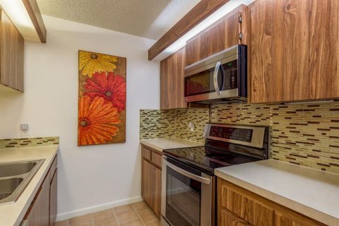 Townhouse in Palm Harbor, Florida 2 bedrooms, 124.86 sq.m. № 2142345 - photo 12