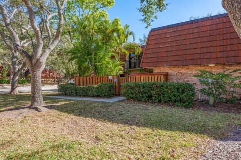 Townhouse in Palm Harbor, Florida 2 bedrooms, 124.86 sq.m. № 2142345 - photo 2