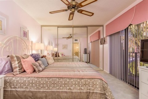 Townhouse in Palm Harbor, Florida 2 bedrooms, 124.86 sq.m. № 2142345 - photo 17