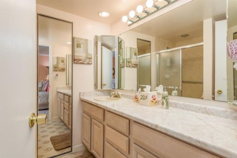 Townhouse in Palm Harbor, Florida 2 bedrooms, 124.86 sq.m. № 2142345 - photo 22