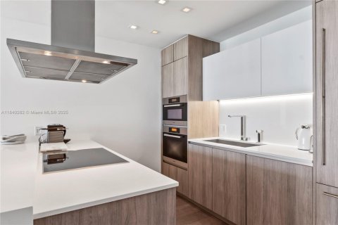 Copropriété à vendre à Key Biscayne, Floride: 2 chambres, 158.21 m2 № 1943209 - photo 13