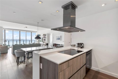 Copropriété à vendre à Key Biscayne, Floride: 2 chambres, 158.21 m2 № 1943209 - photo 15