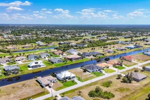 House in Rotonda, Florida 3 bedrooms, 209.96 sq.m. № 1620414 - photo 3