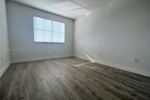 Condo in Pembroke Pines, Florida, 3 bedrooms  № 2063243 - photo 15