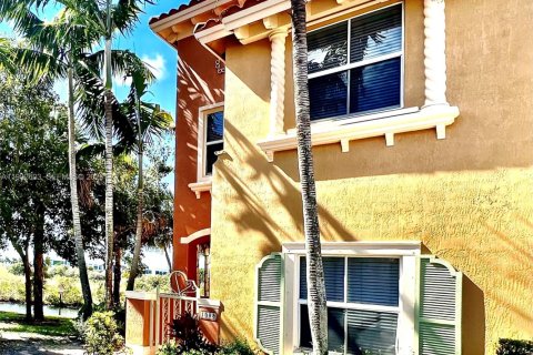 Condo in Pembroke Pines, Florida, 3 bedrooms  № 2063243 - photo 30